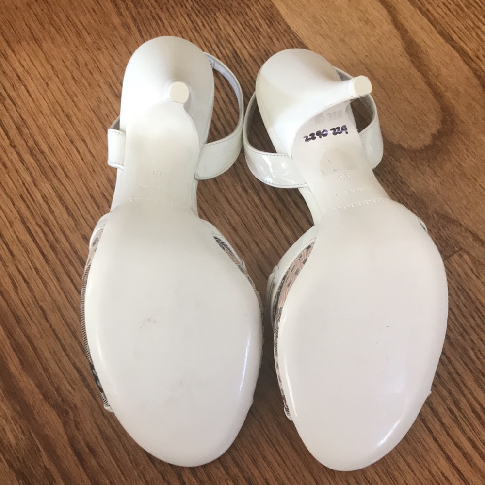 New Burberry white check sandal, 7.5 - Picture 8 of 14